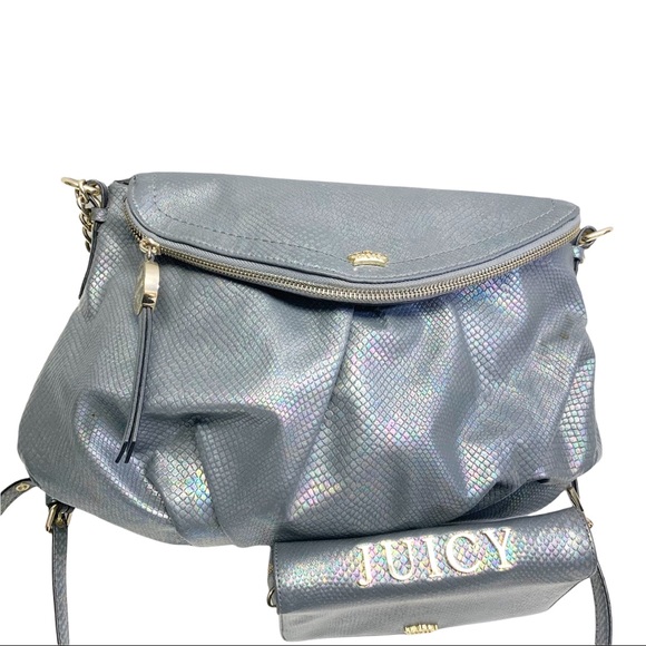 Juicy Couture Handbags - Juicy Couture Women's Crossbody Bag With Card Wallet Silver Snake Print Snap OS